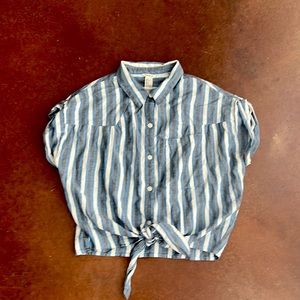 Forever 21 Striped Cropped Button Up